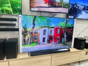 Entertainment Awaits 85Q70B Samsung UHD QLED Glossy Tv
