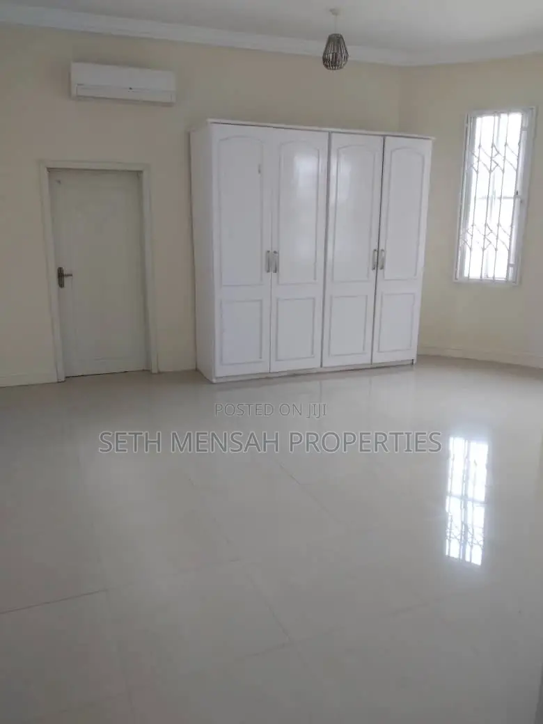 5bdrm Maisonette in Skm, East Legon for rent