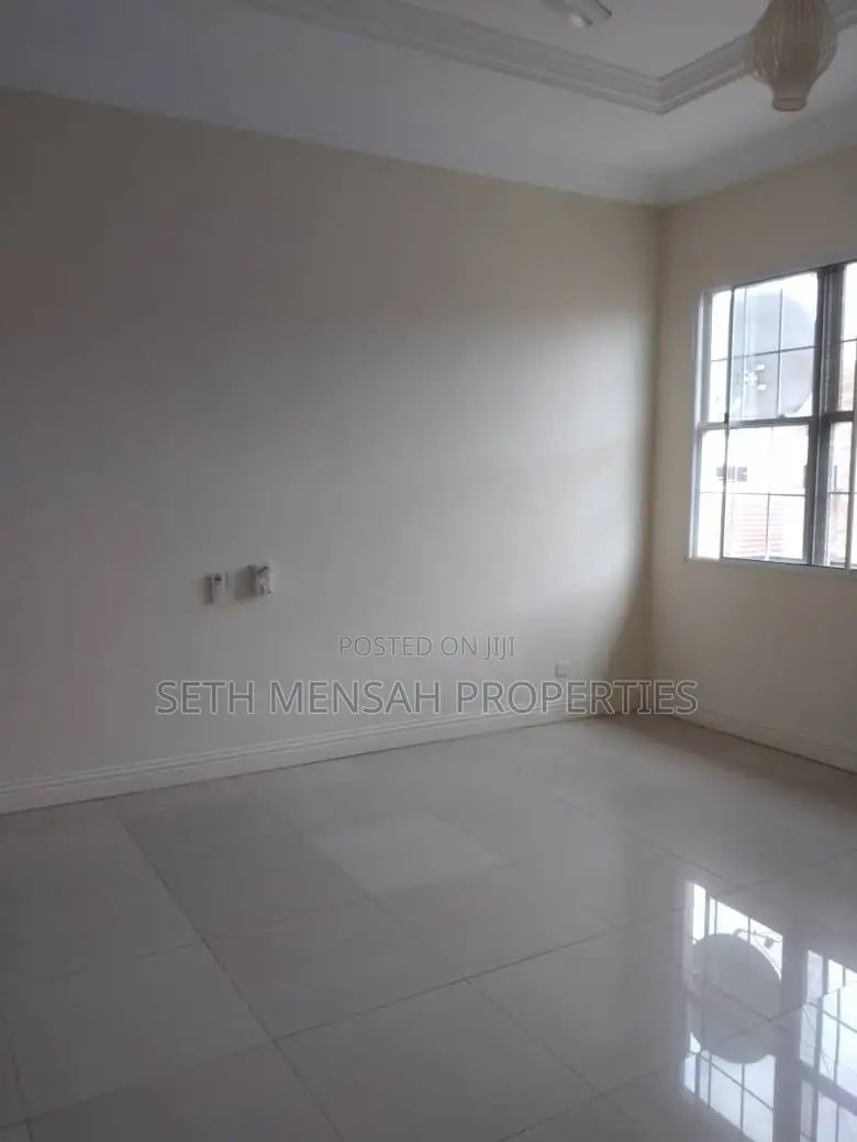 5bdrm Maisonette in Skm, East Legon for rent