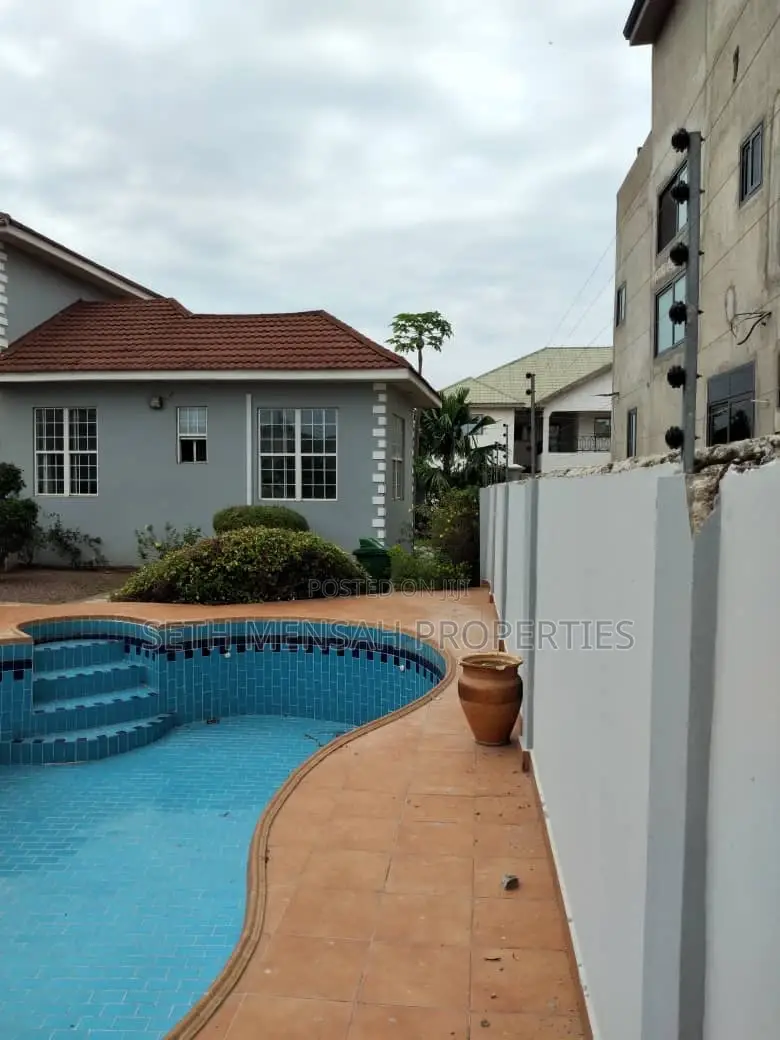5bdrm Maisonette in Skm, East Legon for rent