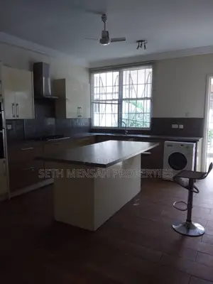 5bdrm Maisonette in Skm, East Legon for rent