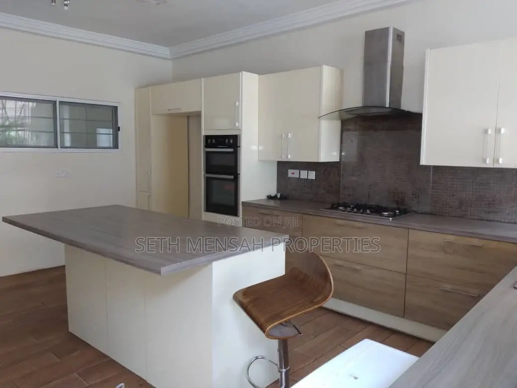 5bdrm Maisonette in Skm, East Legon for rent