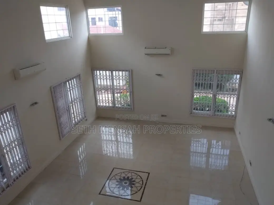 5bdrm Maisonette in Skm, East Legon for rent