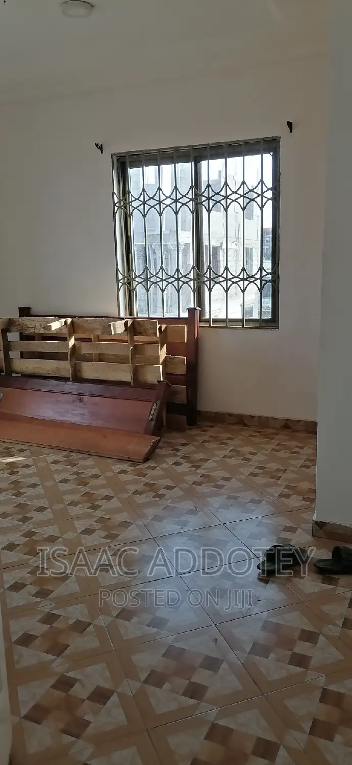 3bdrm Apartment in Lashibi, Spintex for rent
