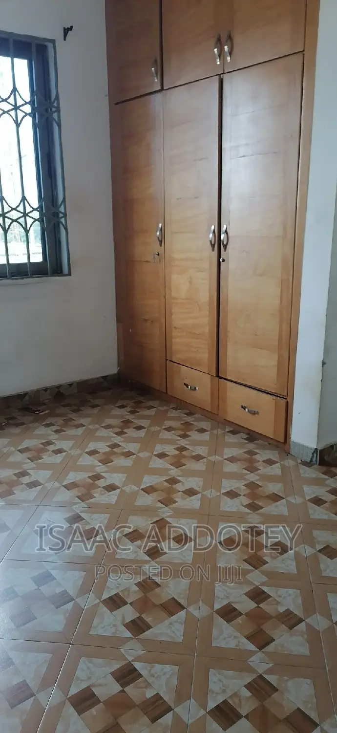 3bdrm Apartment in Lashibi, Spintex for rent