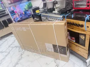 Very Nice Display UHD Smart Glossy Lg 65”UR7300