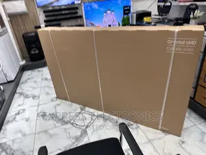 Immersive View UHD 75”Cu700 Samsung Glossy Tv 