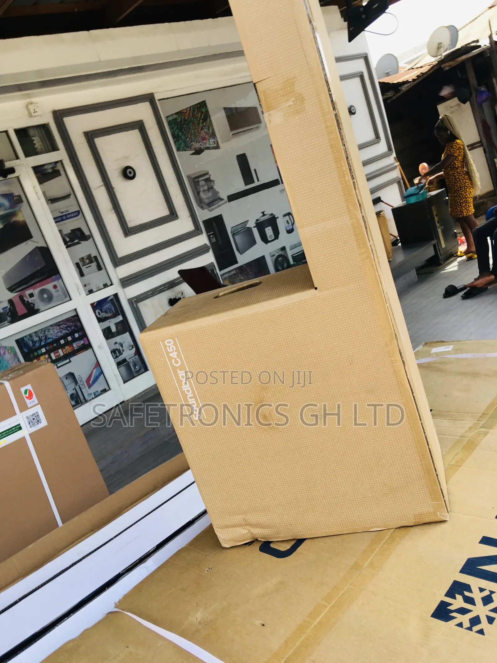 Soundbar Samsung Black Wireless Bluetooth HW-C400 Electric