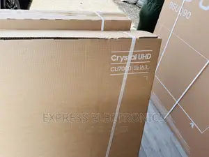 Shinnig Glossy UHD Smart 65”Cu8000 Samsung