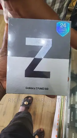 New Samsung Galaxy Z Fold 3 256 GB Black