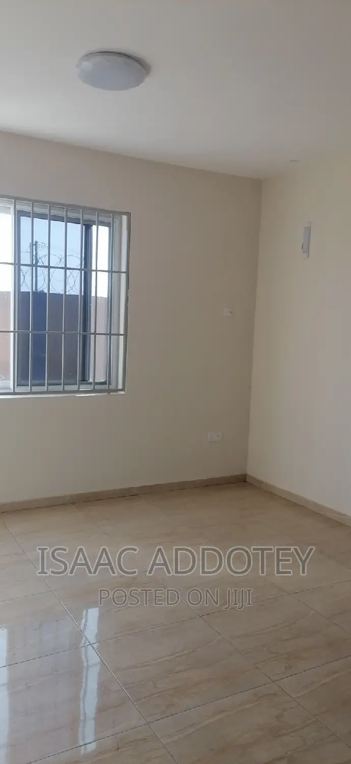 3bdrm Apartment in Sakumono Estate, Spintex for rent