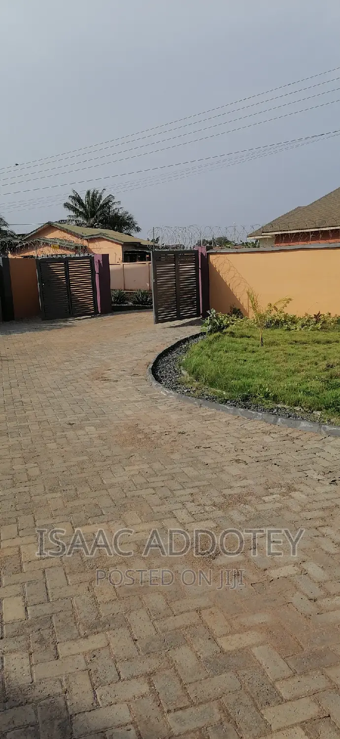 3bdrm Apartment in Sakumono Estate, Spintex for rent