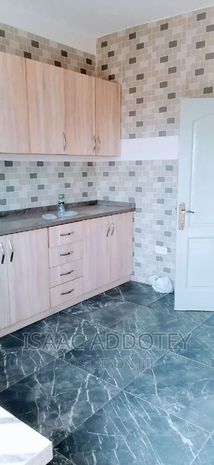 3bdrm Apartment in Sakumono Estate, Spintex for rent