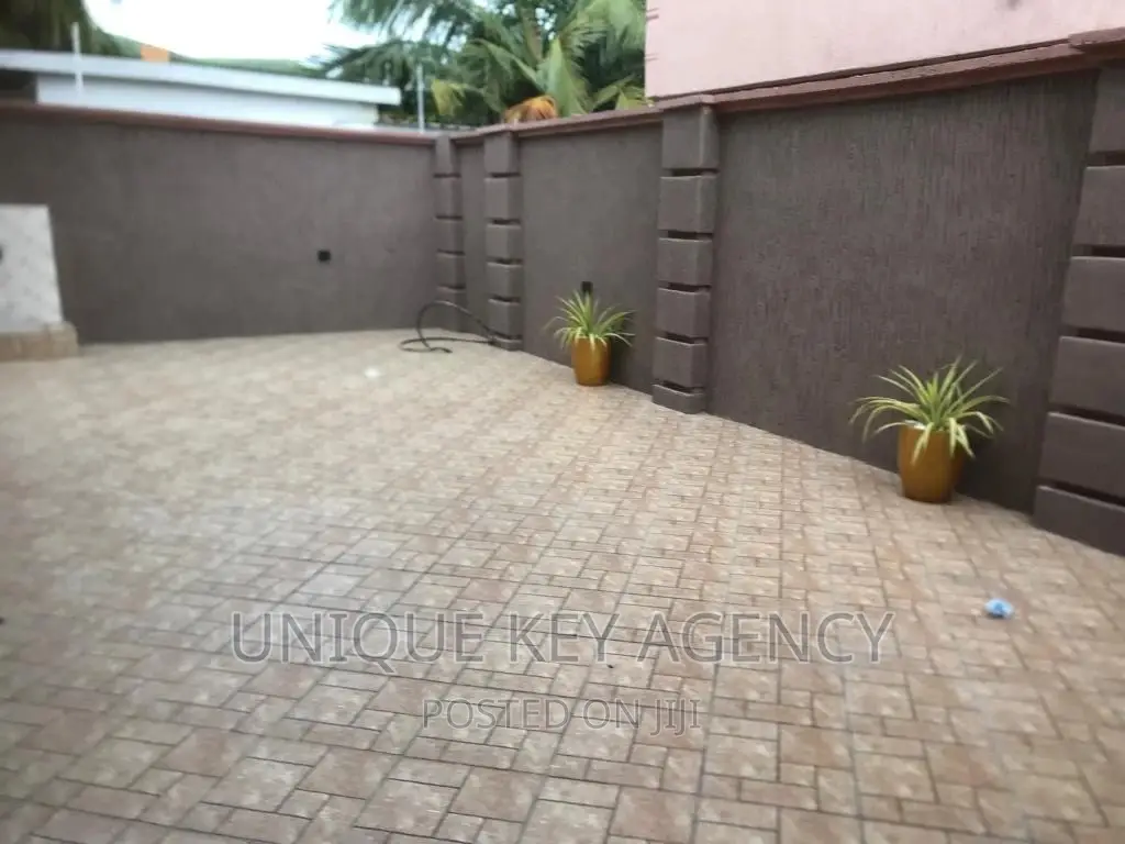 3bdrm House in Unique Key Agency, Tesano for rent
