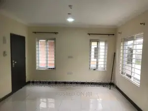 2bdrm Townhouse / Terrace in Unique Key Agency, Tesano for rent
