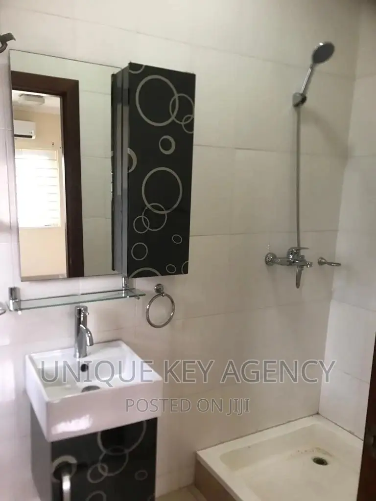 2bdrm Townhouse / Terrace in Unique Key Agency, Tesano for rent