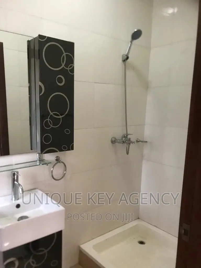 2bdrm Townhouse / Terrace in Unique Key Agency, Tesano for rent