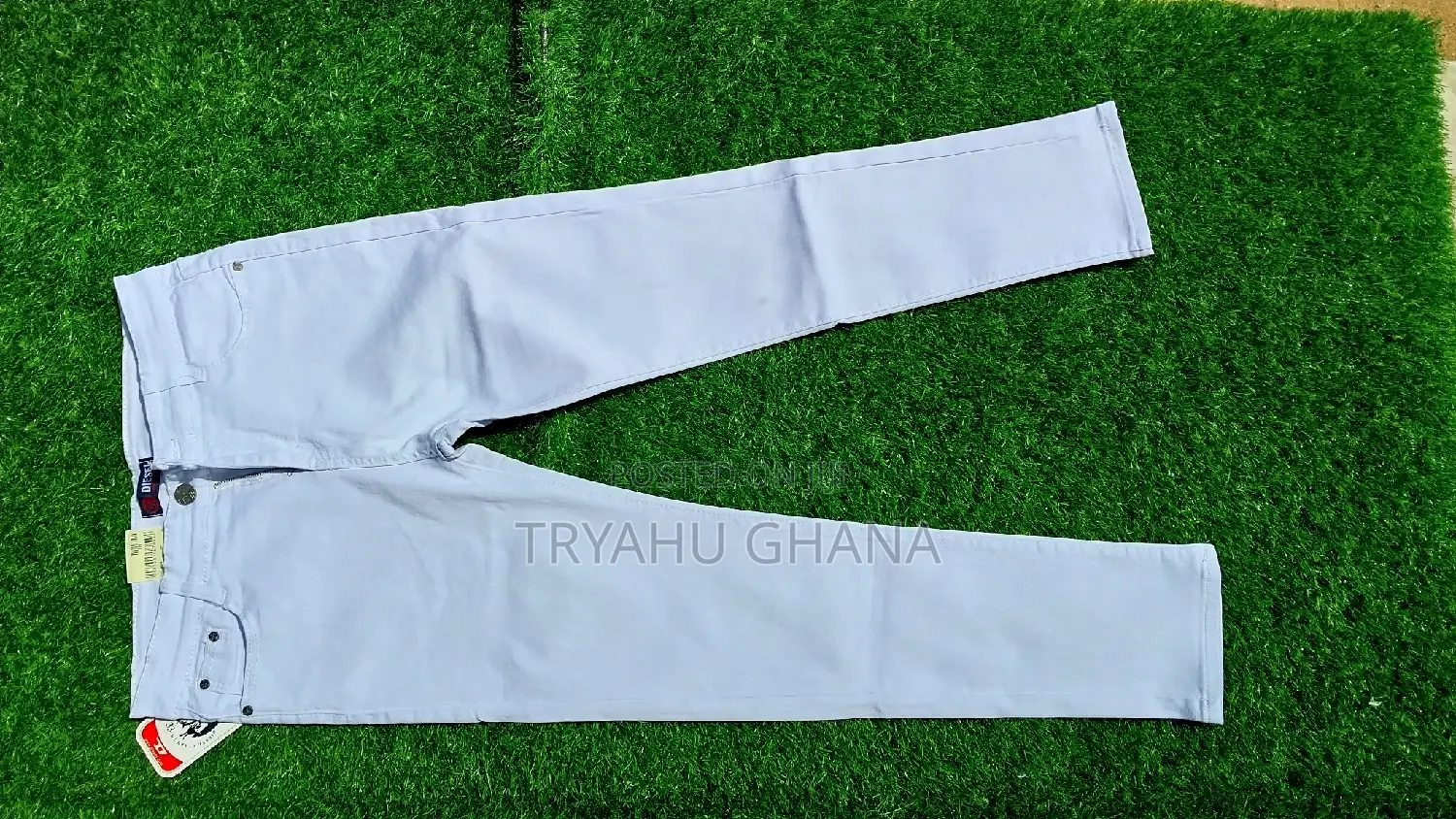 Men's White And Affordable Jeans
