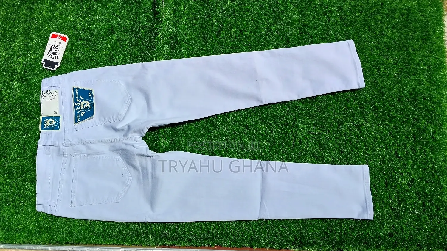 Men's White And Affordable Jeans