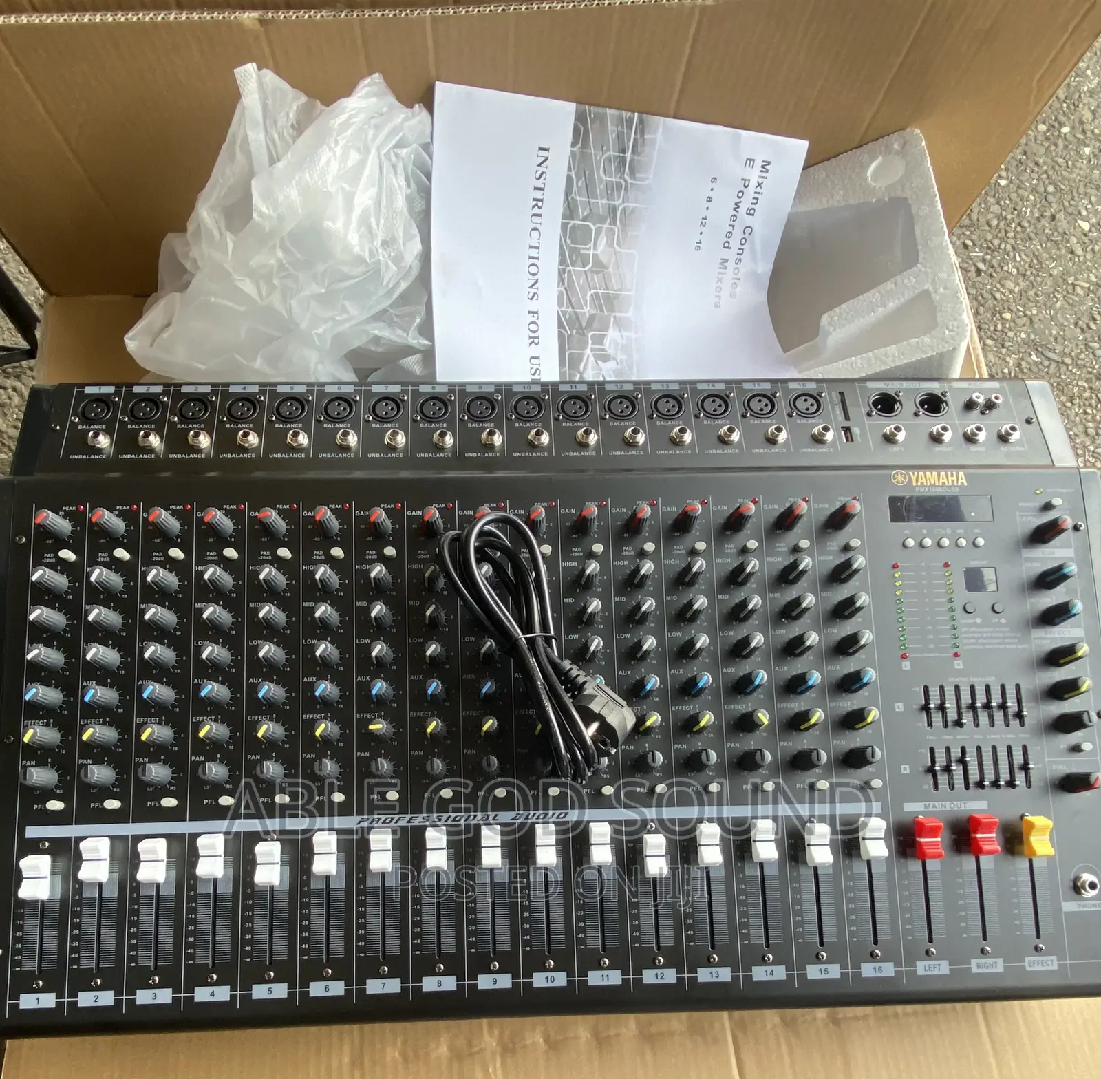 16 Channels Yamaha Powered Mixer