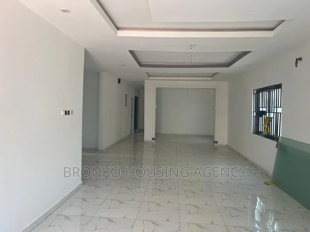 3bdrm House in Bronko Housing, Spintex for rent
