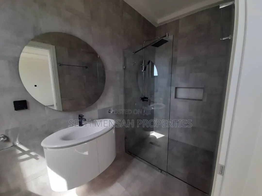 5bdrm House in Skm, Adjiriganor for rent