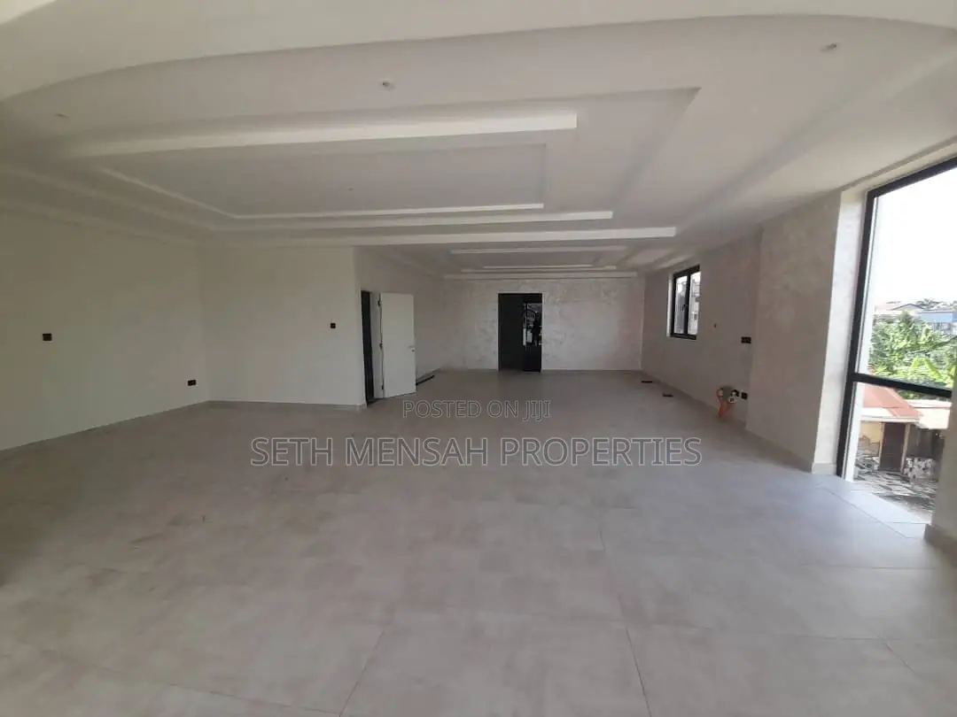 5bdrm House in Skm, Adjiriganor for rent