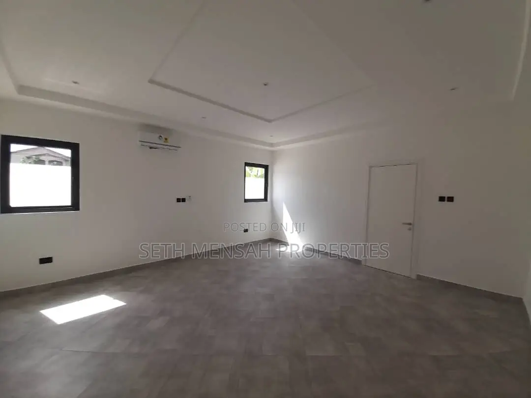 5bdrm House in Skm, Adjiriganor for rent