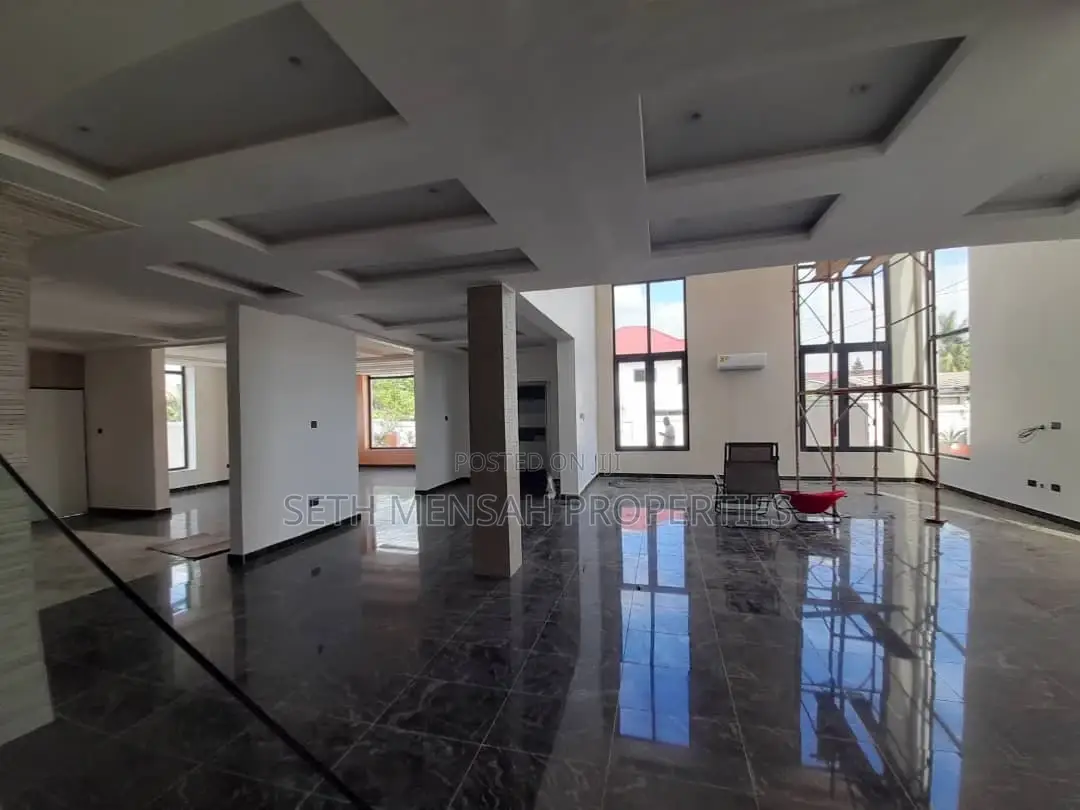 5bdrm House in Skm, Adjiriganor for rent