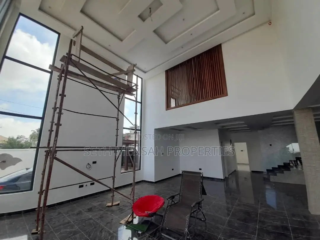5bdrm House in Skm, Adjiriganor for rent