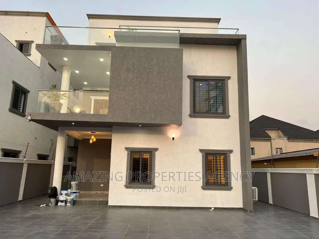 5bdrm House in Mile 7 for sale