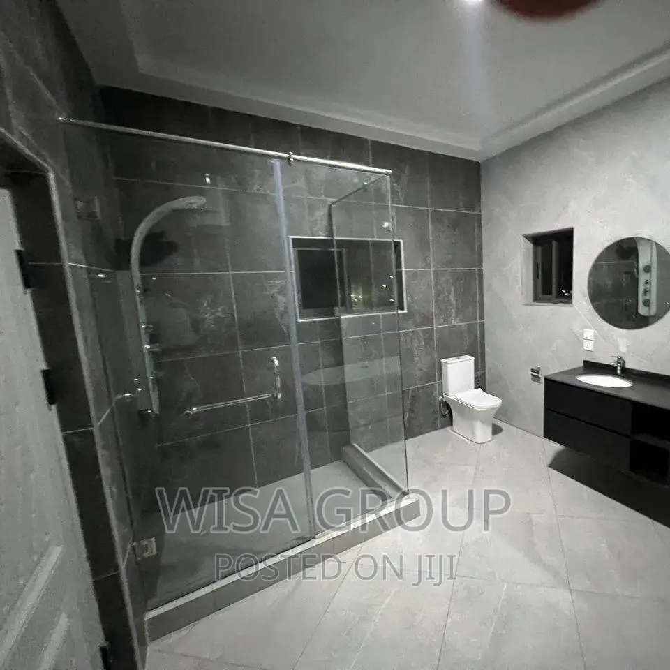 5bdrm Duplex in Wisa Groups, Achimota for sale