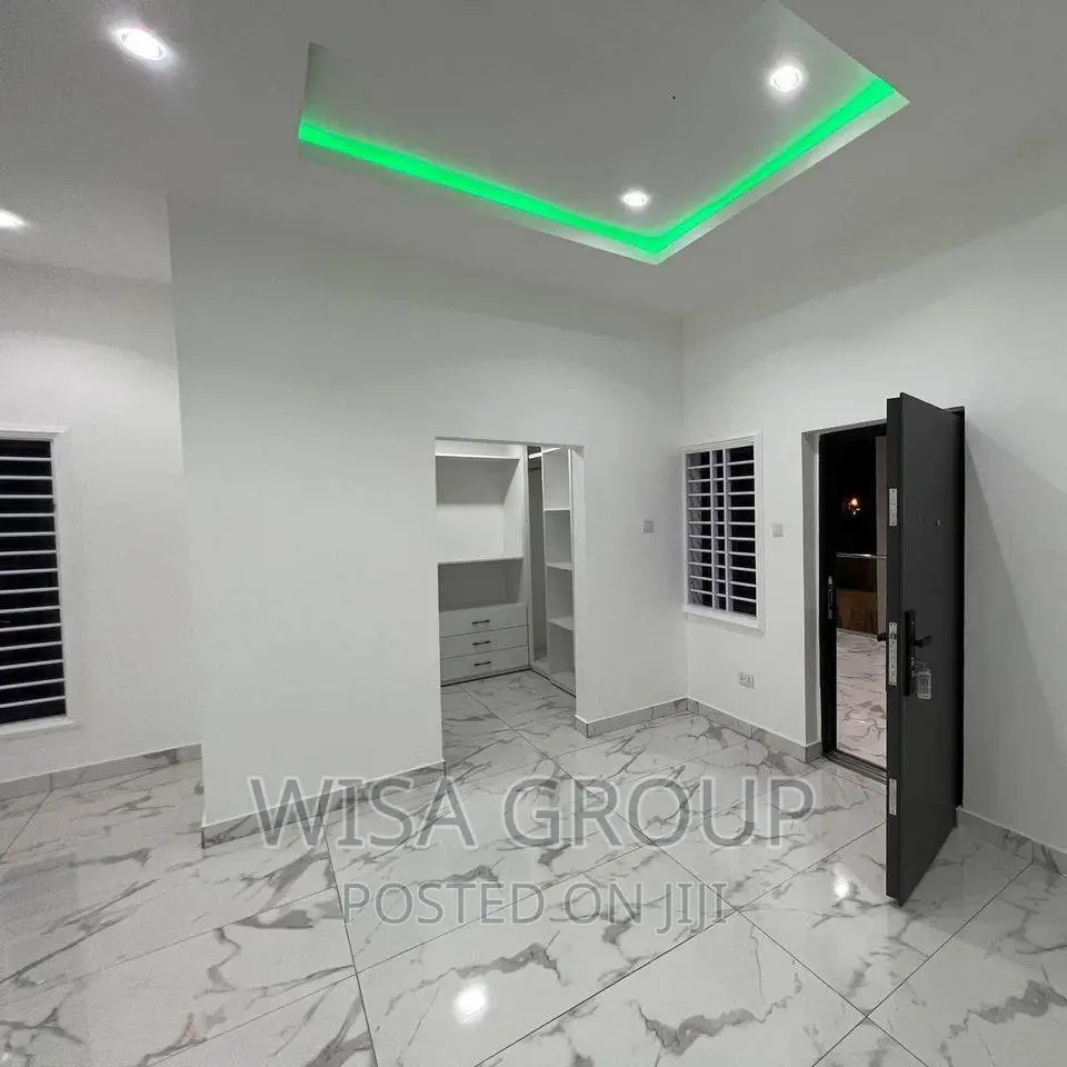 5bdrm Duplex in Wisa Groups, Achimota for sale