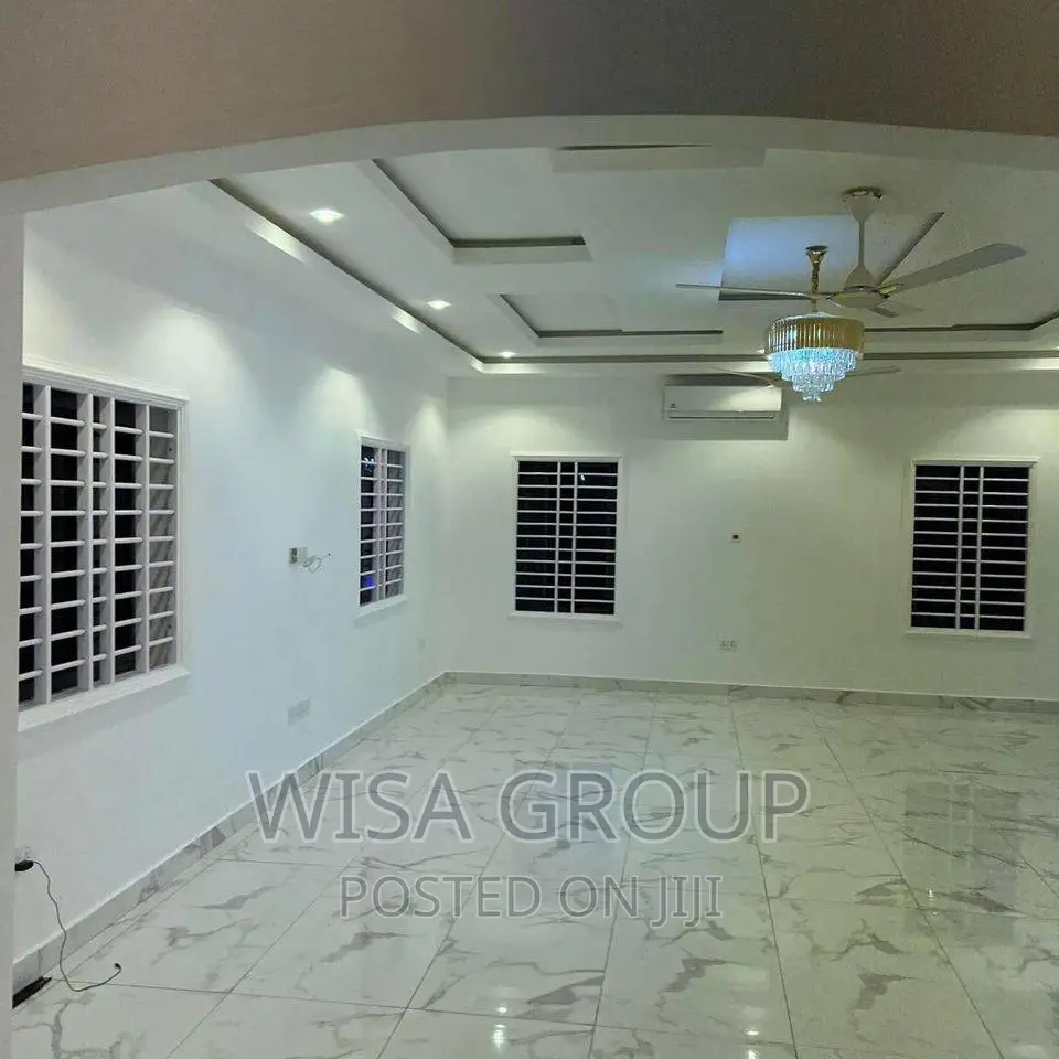 5bdrm Duplex in Wisa Groups, Achimota for sale
