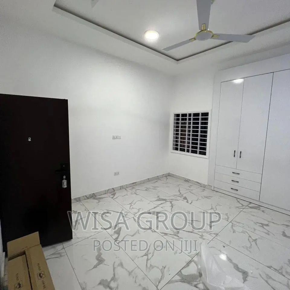 5bdrm Duplex in Wisa Groups, Achimota for sale