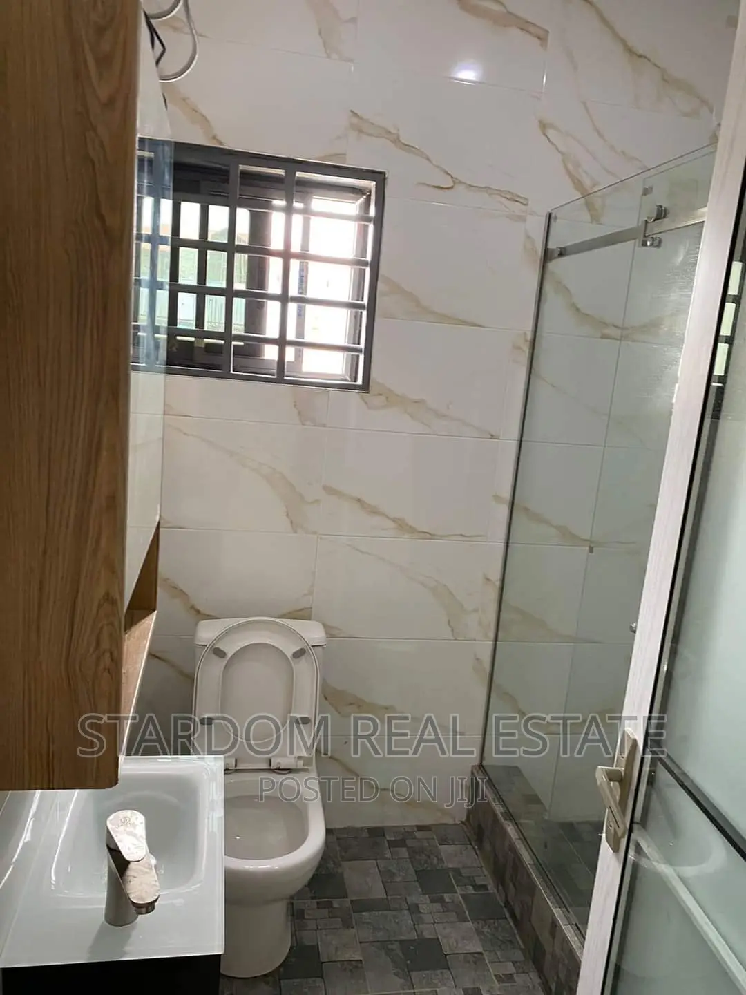 3bdrm Duplex in Kwabenya for sale