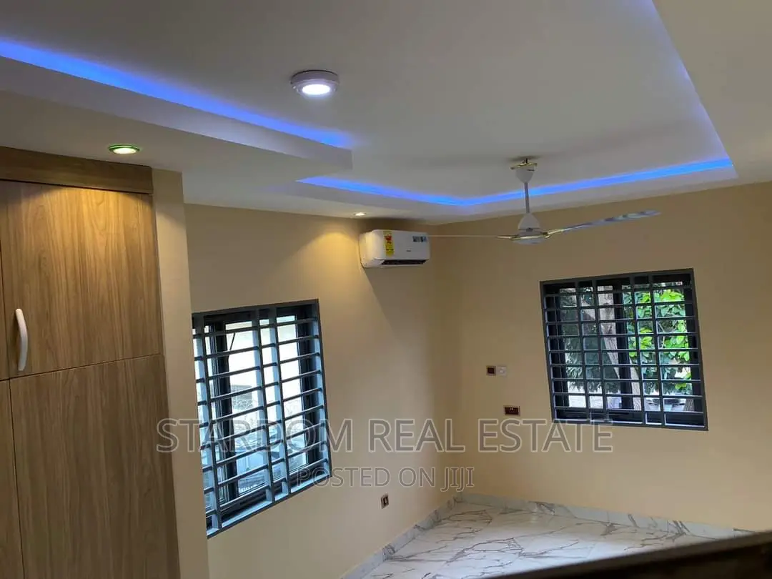 3bdrm Duplex in Kwabenya for sale