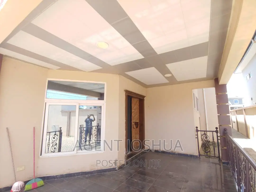 4bdrm House in East Airport, Spintex for rent