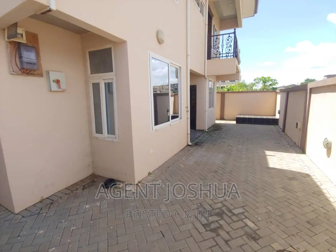 4bdrm House in East Airport, Spintex for rent