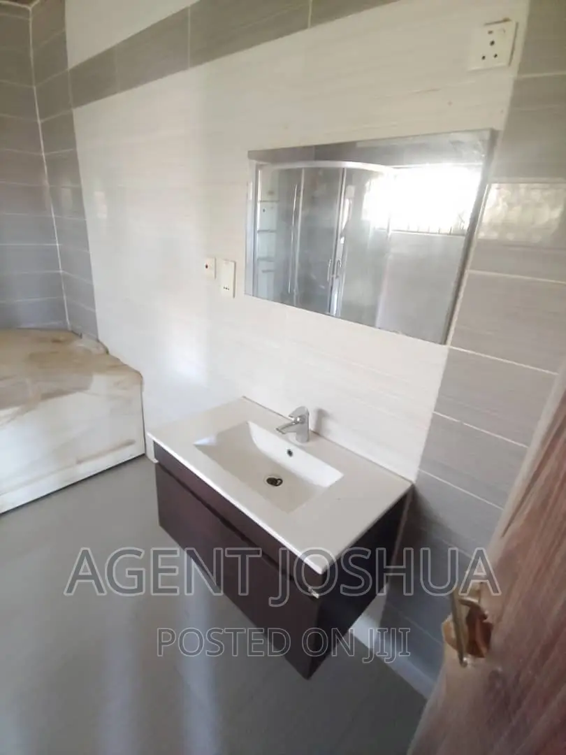 4bdrm House in East Airport, Spintex for rent