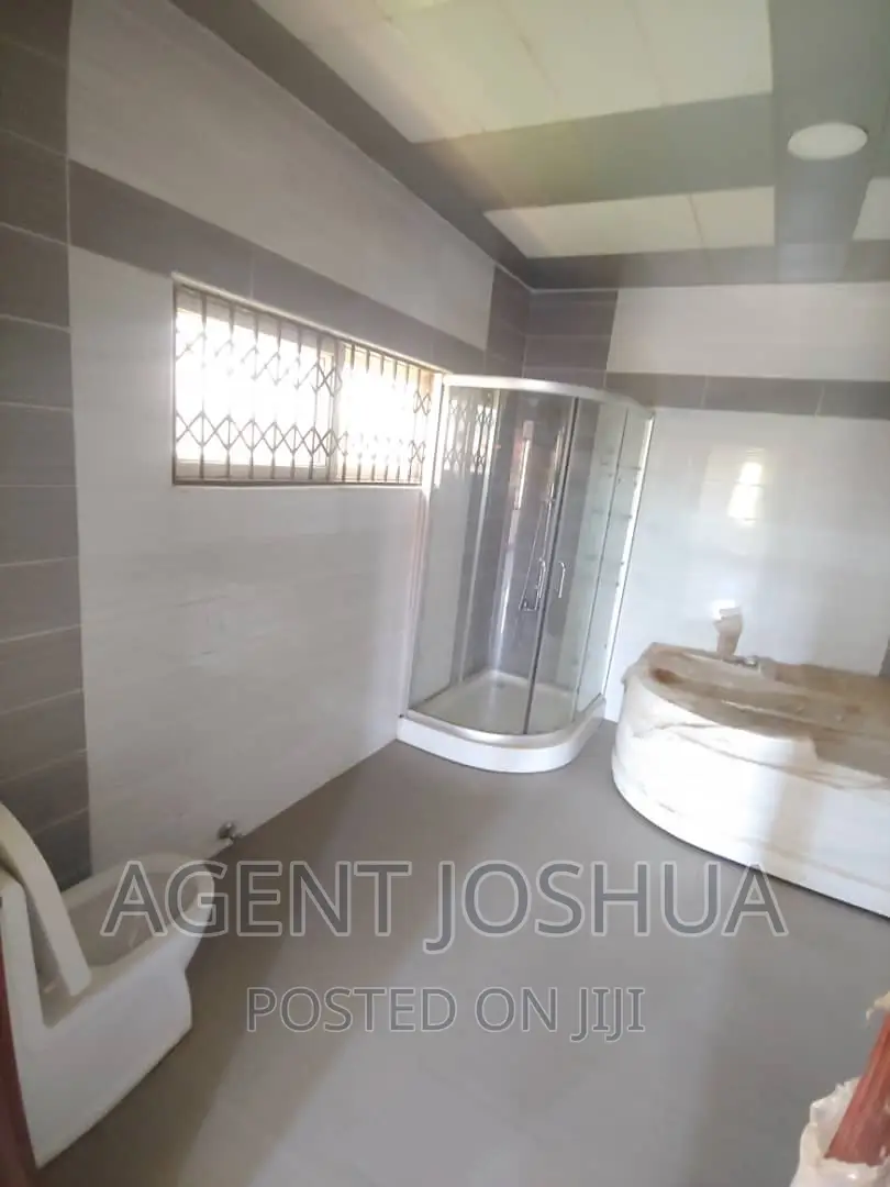 4bdrm House in East Airport, Spintex for rent