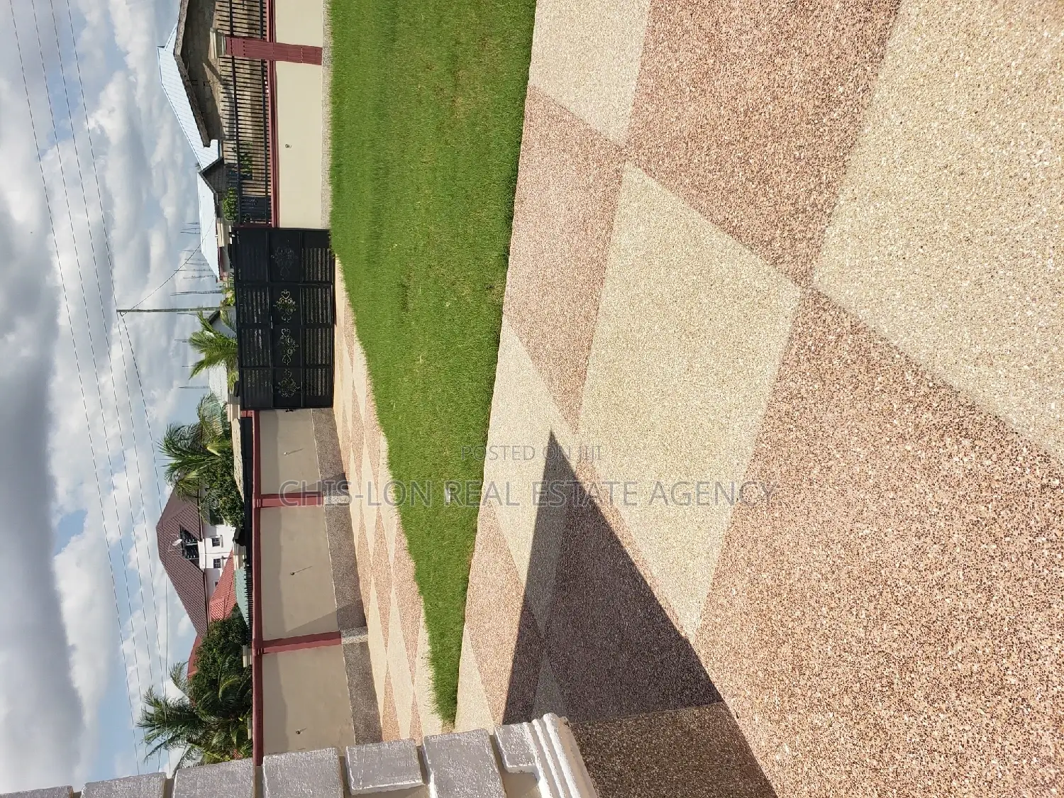 3bdrm House in Tuba, Kasoa for sale