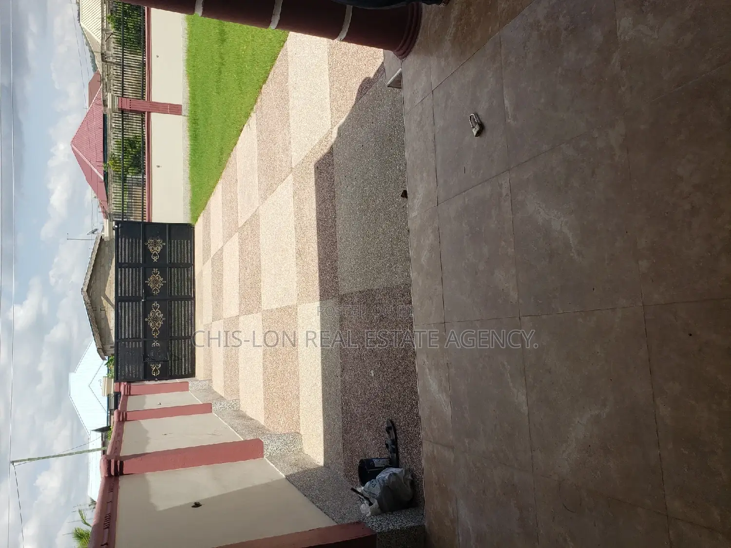 3bdrm House in Tuba, Kasoa for sale