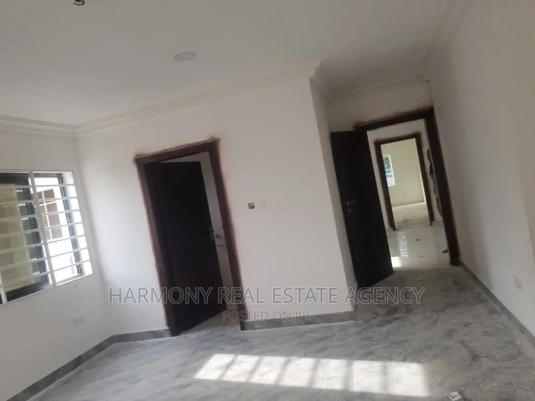 4bdrm House in Dzorwulu for sale