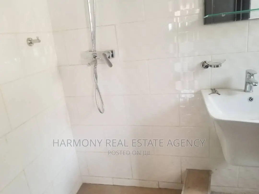 4bdrm House in Dzorwulu for sale