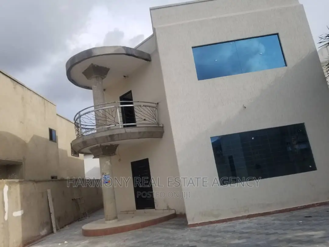 4bdrm House in Dzorwulu for sale