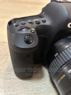 Canon 6d Mark Ii With 24 - 105mm Lens