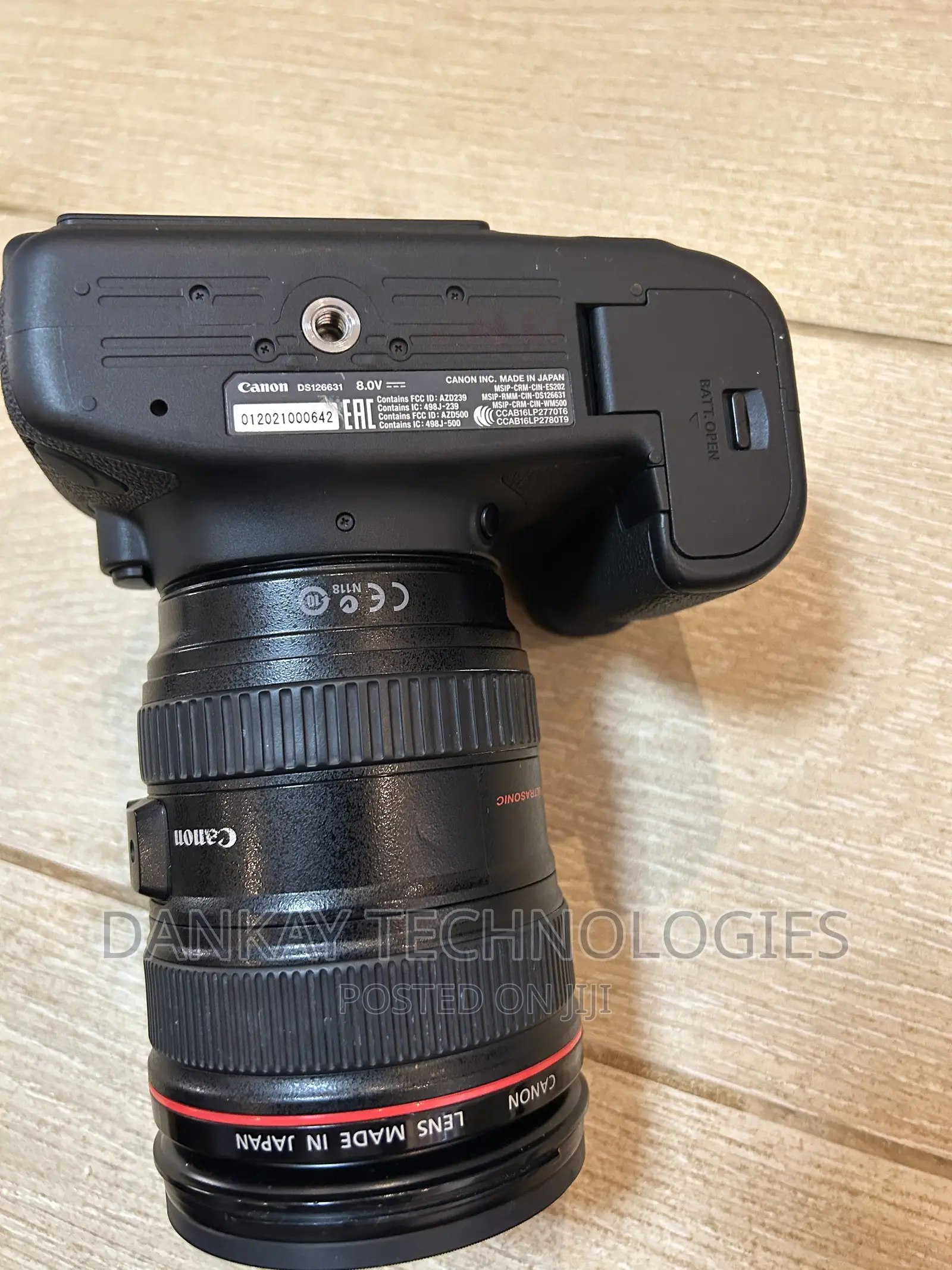 Canon 6d Mark Ii With 24 - 105mm Lens