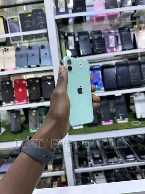 New Apple iPhone 11 64 GB Green