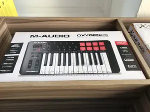 M-Waudio Oxygen 25 MIDI Keyboard